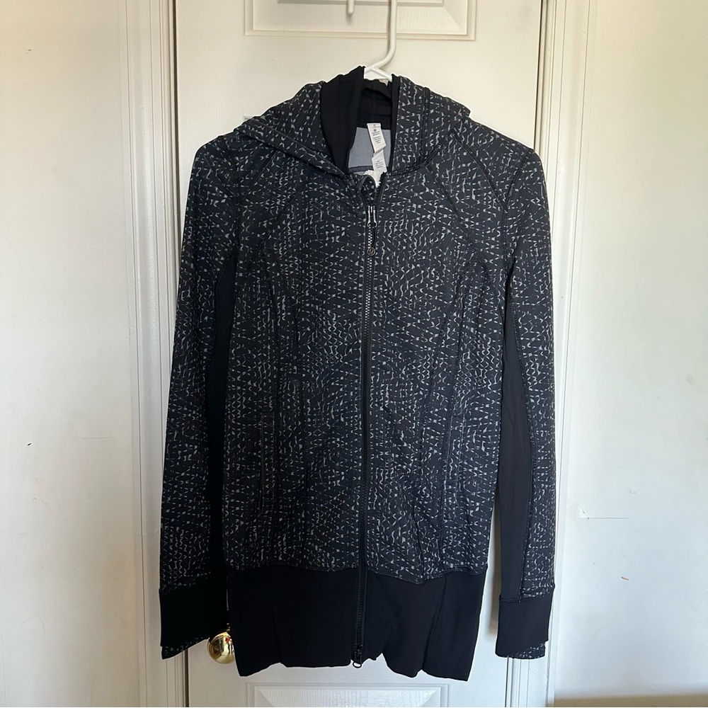 Lululemon Hoodie size 6